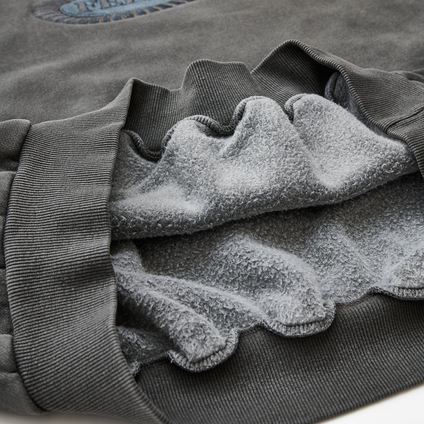 PIGMENT DYE HOODIE BLACK
