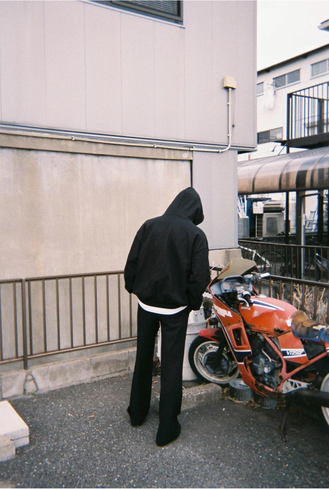 HOODIE BLACK