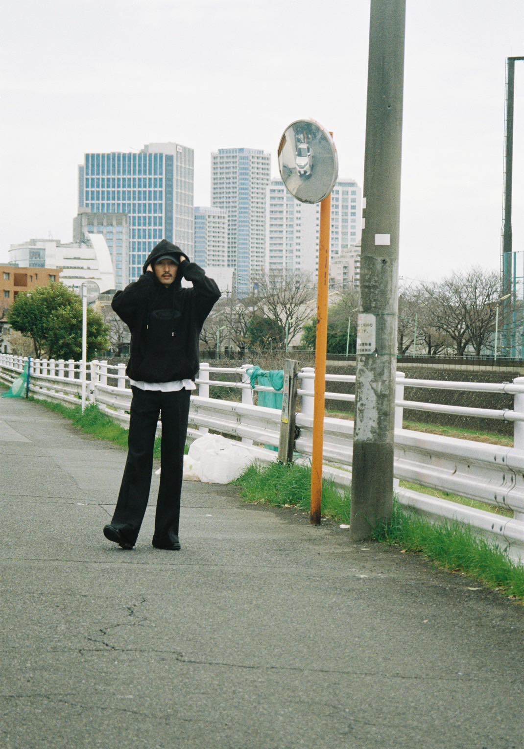 HOODIE BLACK