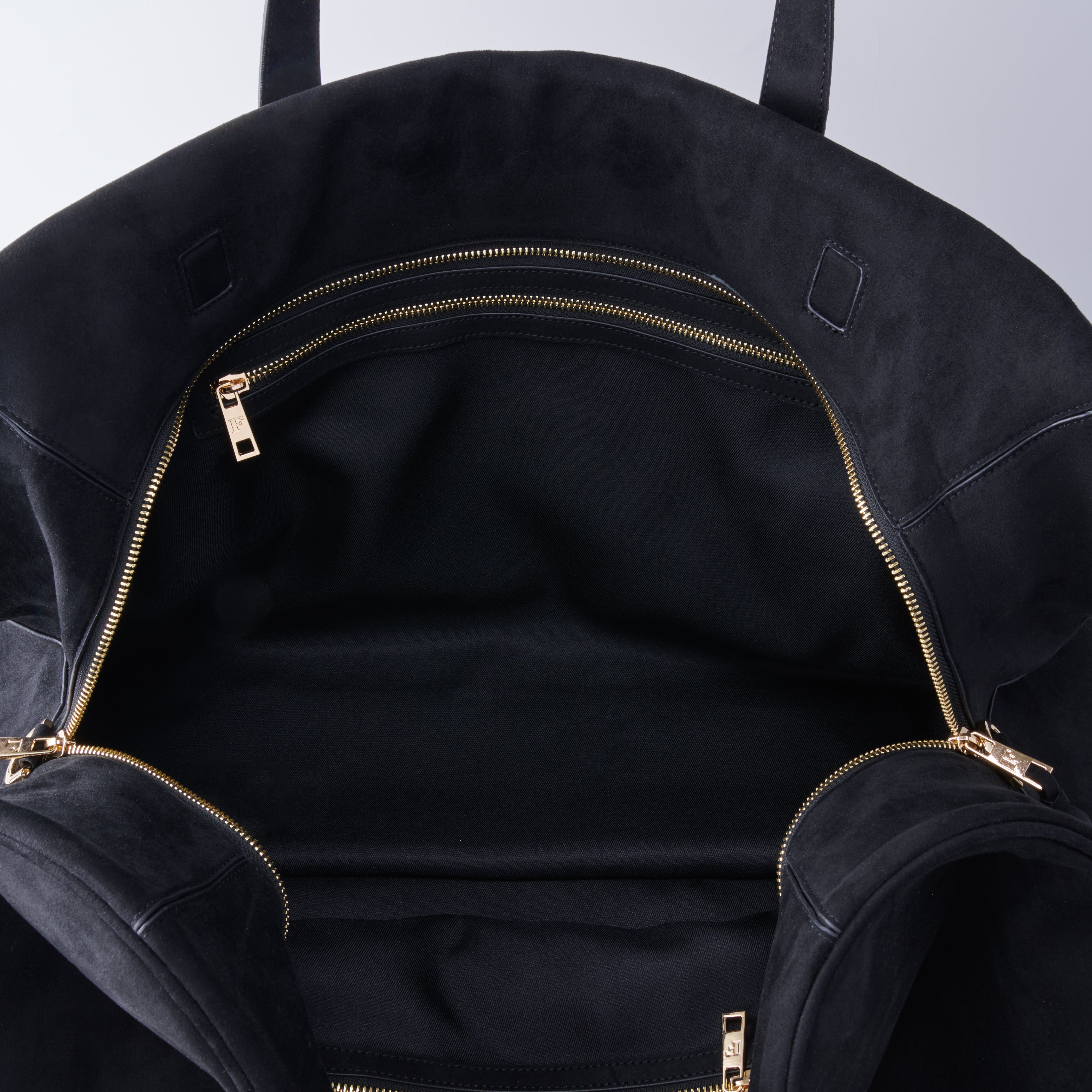 SUEDE TOUCH TRAVEL BAG BLACK – FEELS.