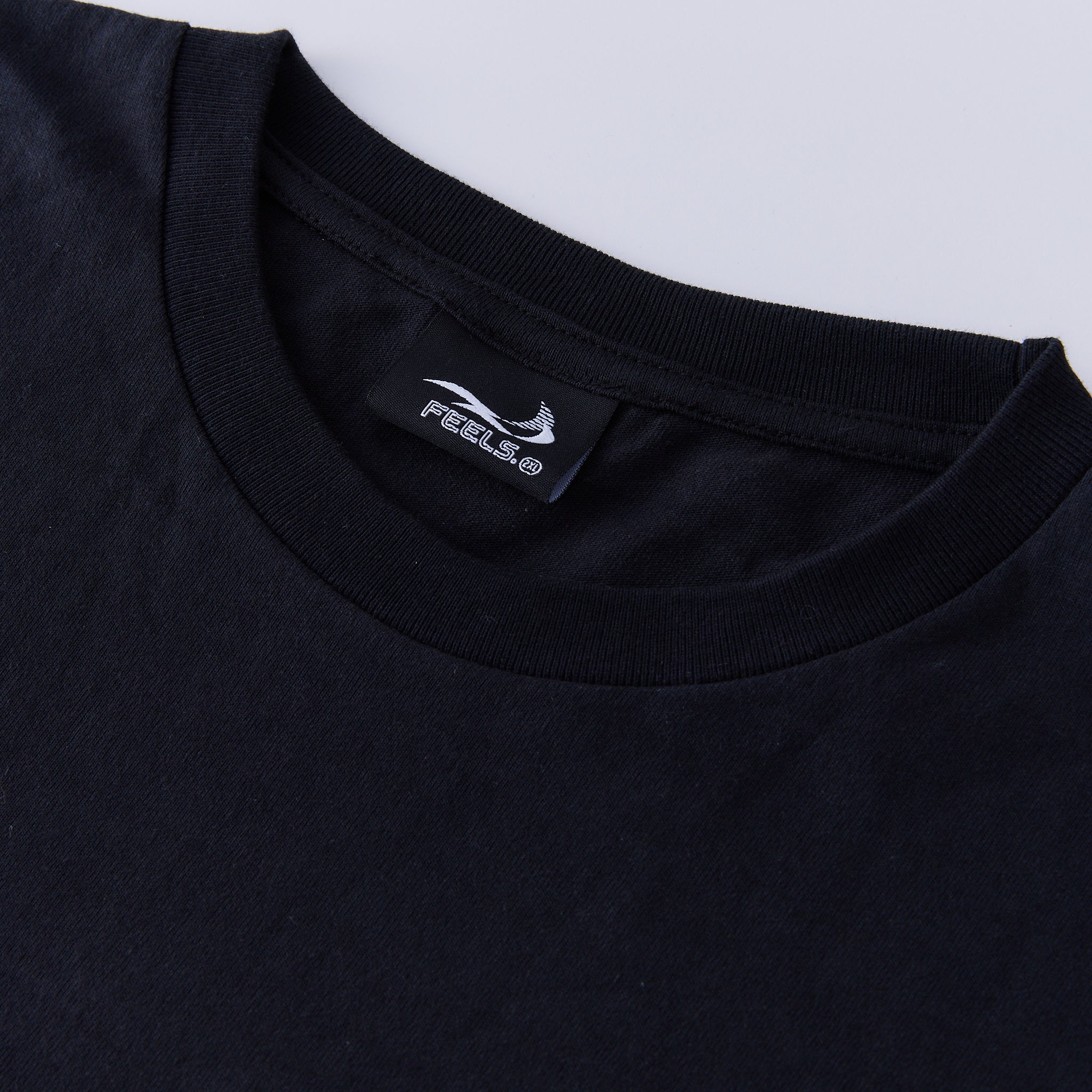 STITCH T-SHIRT BLACK – FEELS.